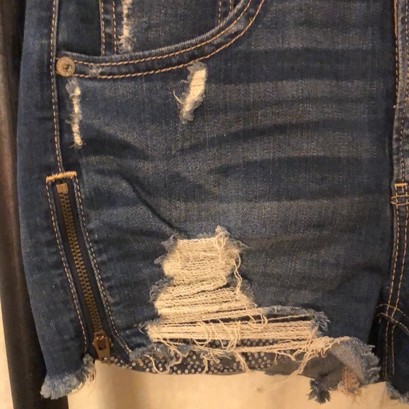 American Eagle Size 2 Jean Short Super Hi-Rise Stretchy Distressed w/Side Zipper - Picture 4 of 7